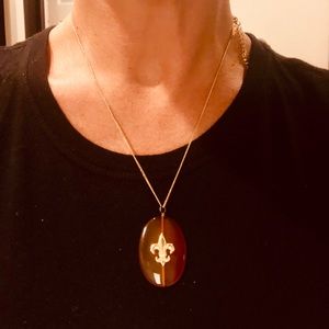av max fleur di lis pendant necklace